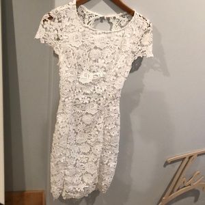 White Lace Lulu’s Open Back Dress